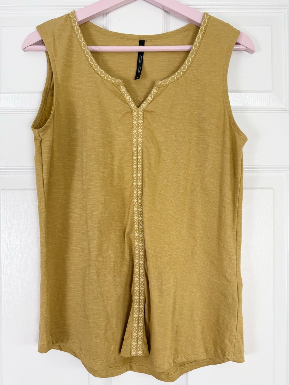 Kuhl Organic Cotton Sleeveless Mustard Embroidered Trim Tank Small